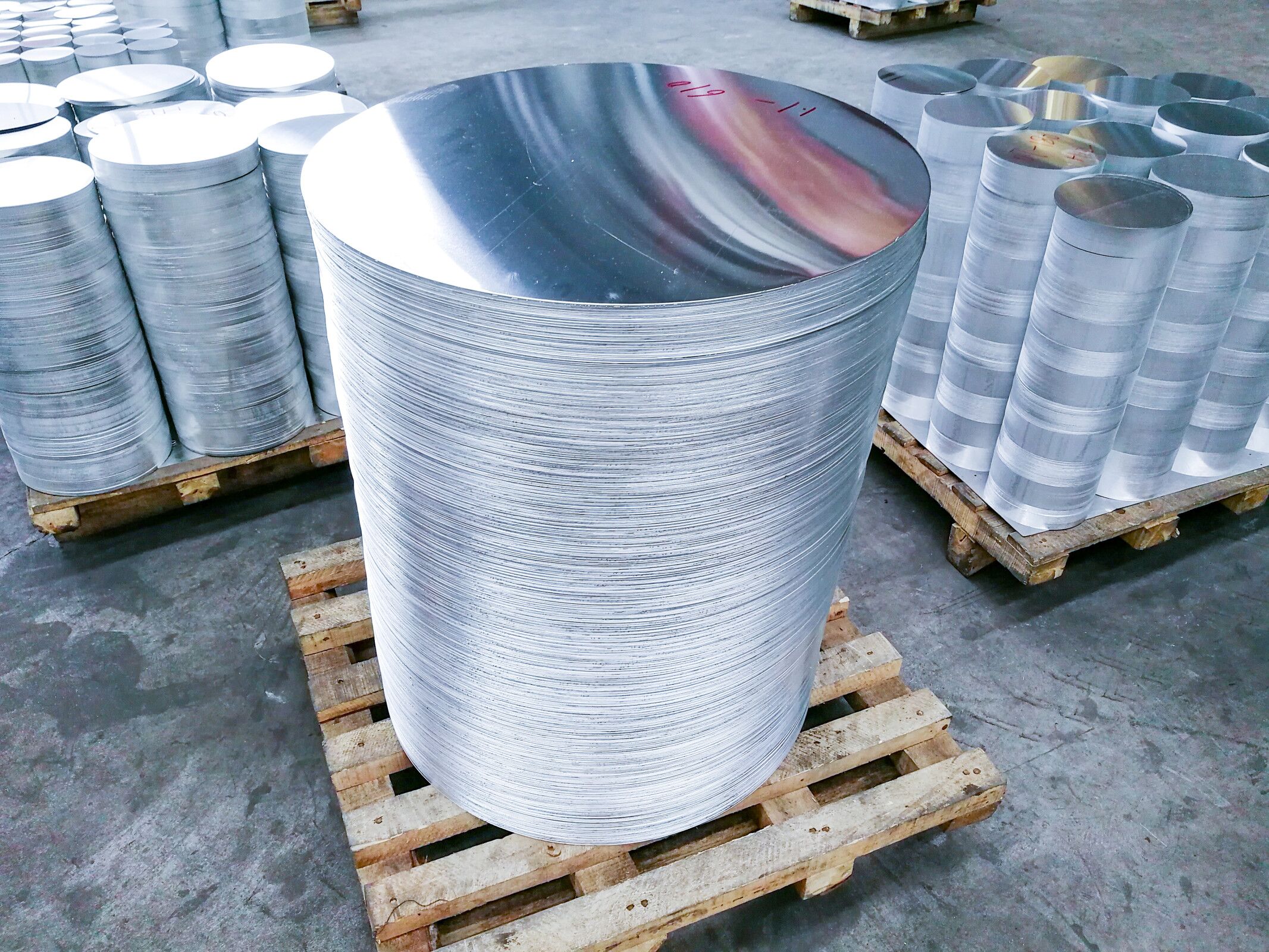 影響沖壓鋁圓片產品價格的因素都有哪些