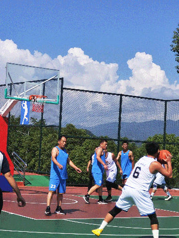 久達新材參加廣元經開區(qū)2023“勞德巴赫杯”男子籃球聯(lián)賽